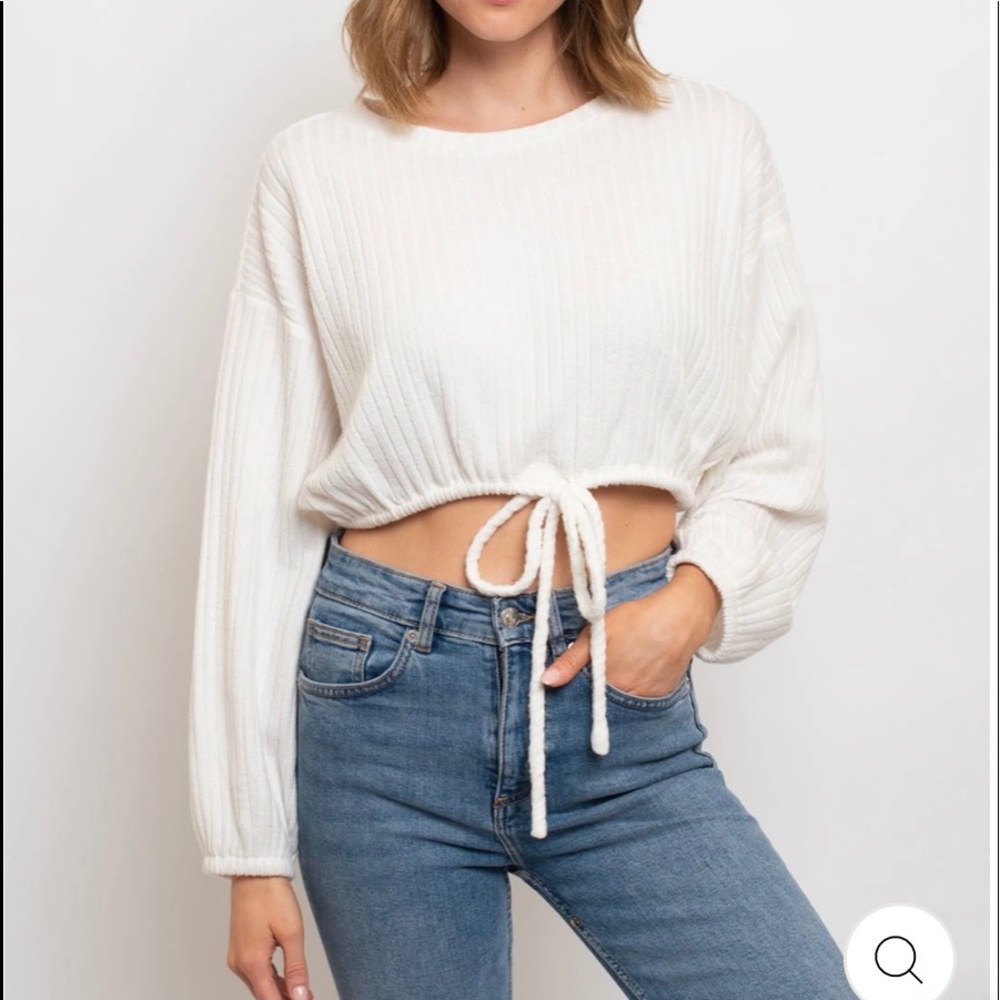 🔥NWT🔥RIB TIE FRONT KNIT SWEATER